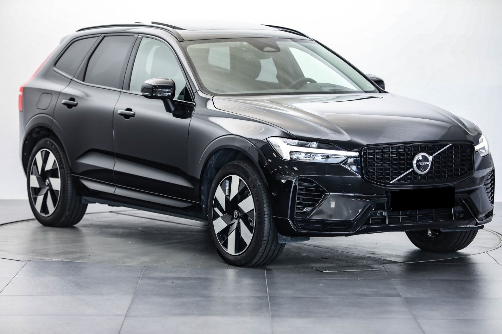Volvo XC60 T6 AWD Ultra Dark — Plug-in Hybrid