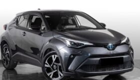 Toyota C-HR 1.8 Hybrid Lounge Tech Bi-Tone