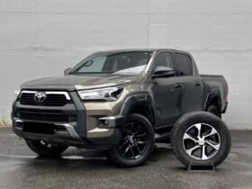 Toyota Hilux 2.8 D-4D Invincible X SR+