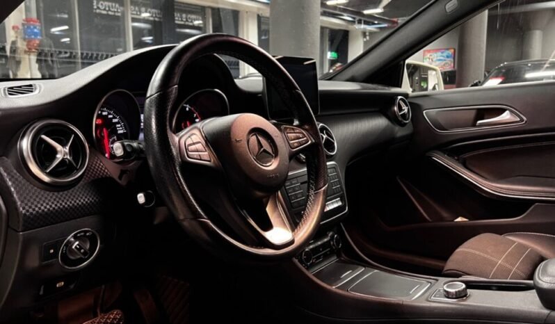 
Mercedes-Benz A 180 full									