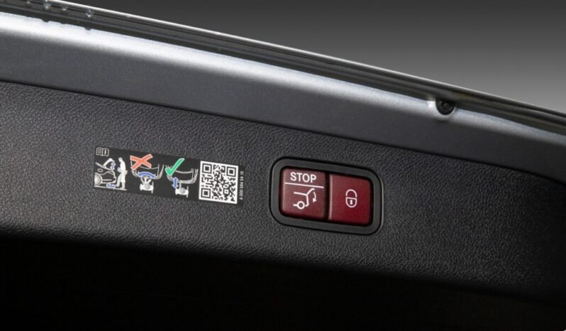 
Mercedes-Benz E 300 de Avantgarde full									