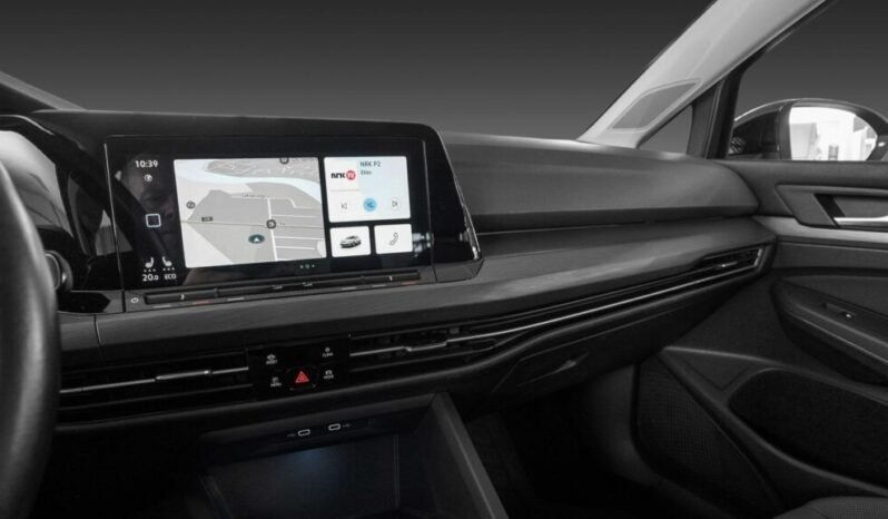 
Volkswagen Golf VIII eHybrid full									