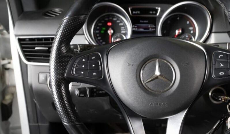 
Mercedes-Benz GLE 250 d 4MATIC full									