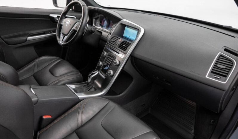 
Volvo XC60 D5 AWD Summum full									