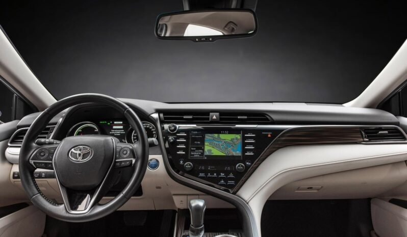 
Toyota Camry 2.5 Hybrid Premium full									
