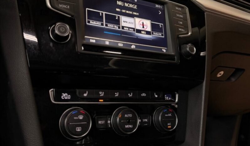 
Volkswagen Passat GTE Highline full									
