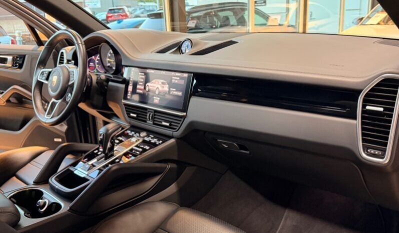 
Porsche Cayenne E-Hybrid Sport Design full									