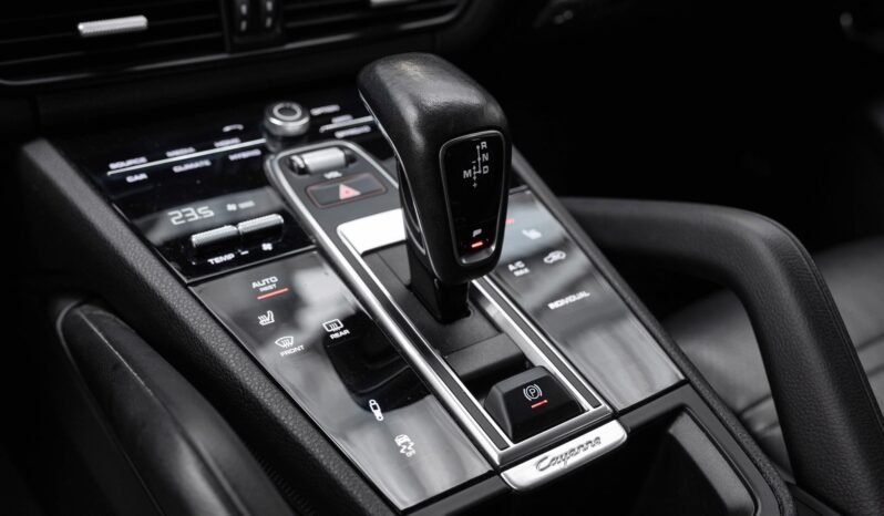
Porsche Cayenne E-Hybrid full									