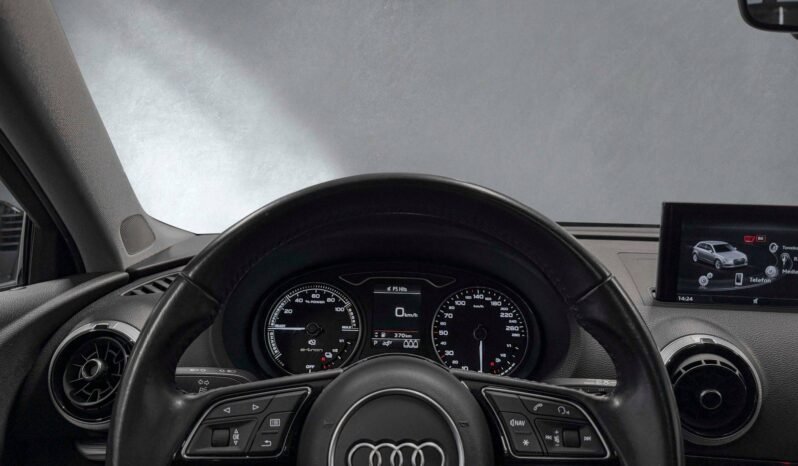 
Audi A3 e-tron full									