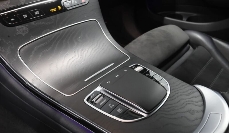 
Mercedes-Benz GLC 300 e AMG full									