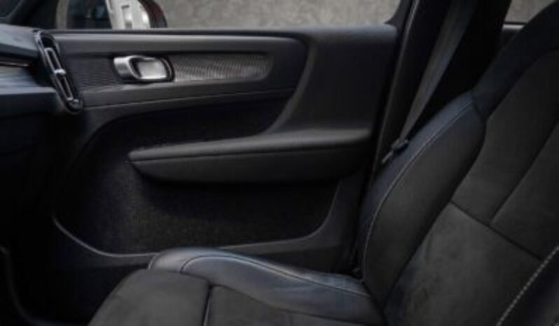 
Volvo XC40 T5 Twin Engine R-Design full									