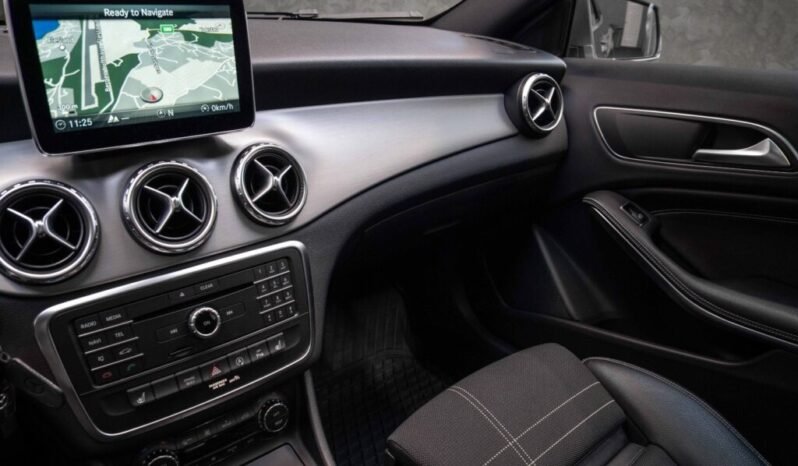 
Mercedes-Benz GLA 180 full									