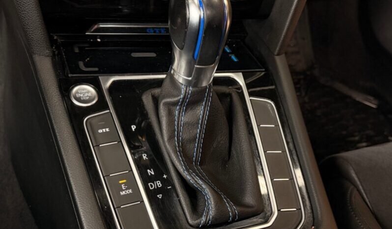 
Volkswagen Passat GTE Highline full									