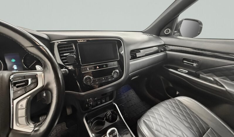 
Mitsubishi Outlander 2.4 224 ch 4×4 S-Edition full									