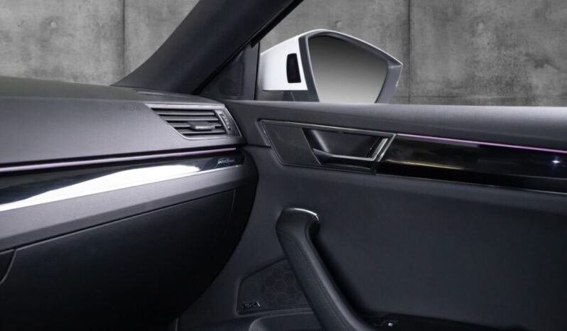 
Škoda Superb PHEV L&K full									