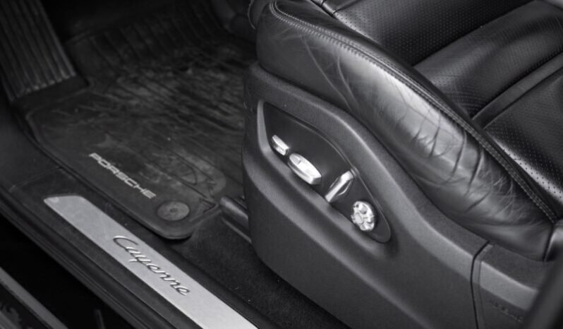 
Porsche Cayenne E-Hybrid full									