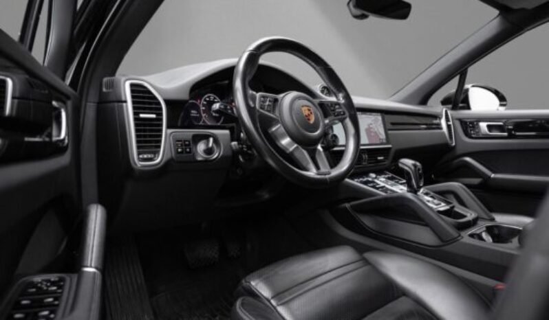 
Porsche Cayenne E-Hybrid full									