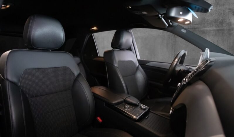 
Mercedes-Benz GLE 250 d 4MATIC full									