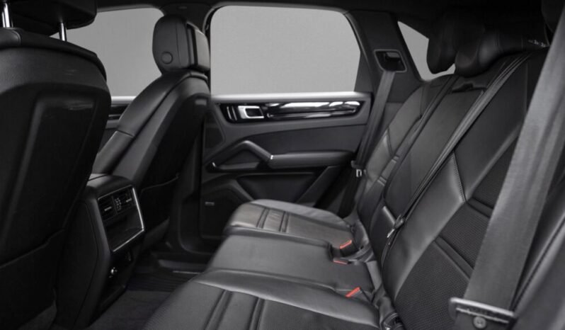 
Porsche Cayenne E-Hybrid full									