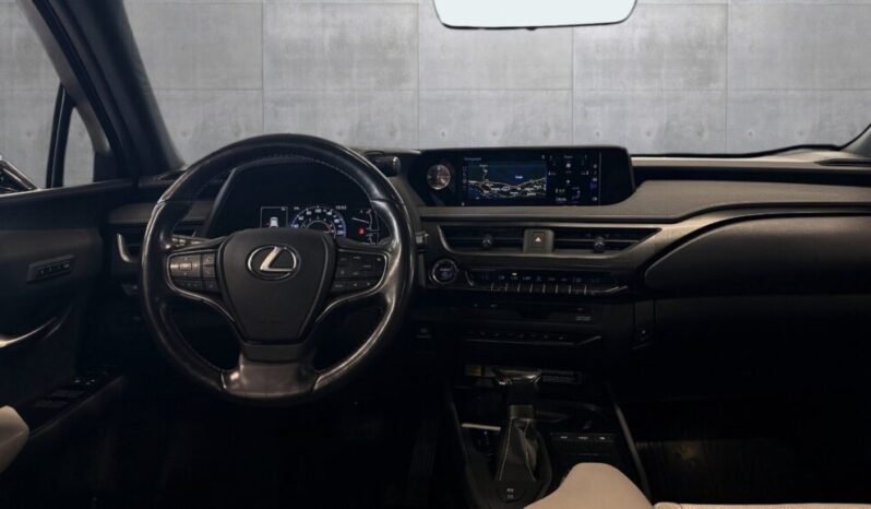 
Lexus UX 250h AWD Luxury full									