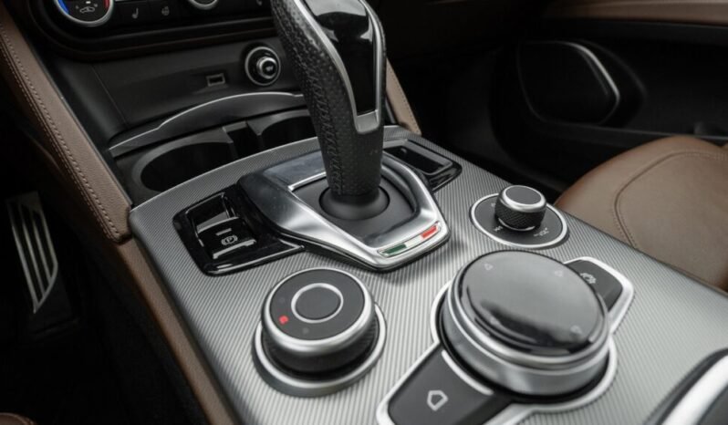 
Alfa Romeo Stelvio 2.2 Diesel Veloce full									