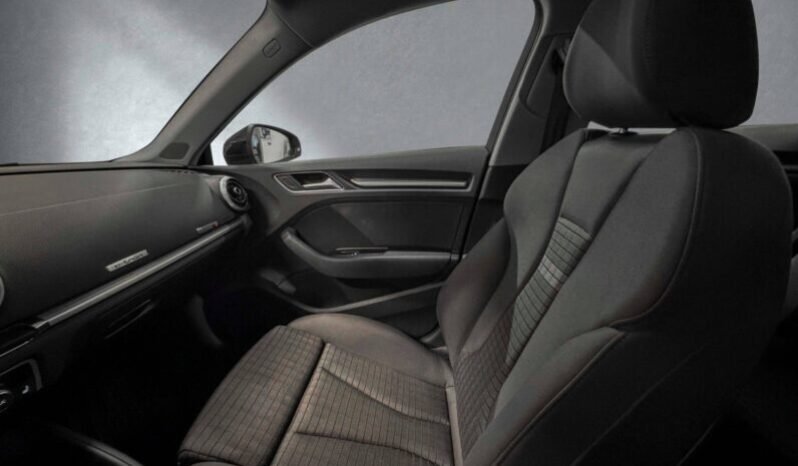 
Audi A3 e-tron full									