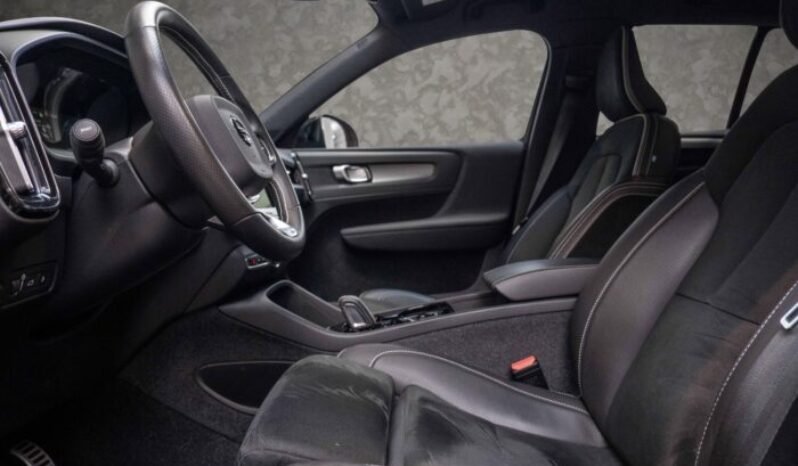 
Volvo XC40 T5 Twin Engine R-Design full									