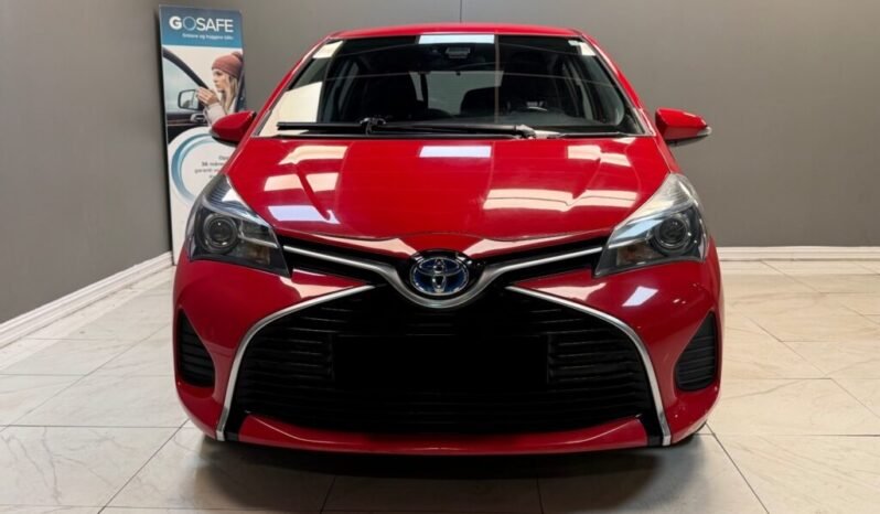 
Toyota Yaris Hybrid full									