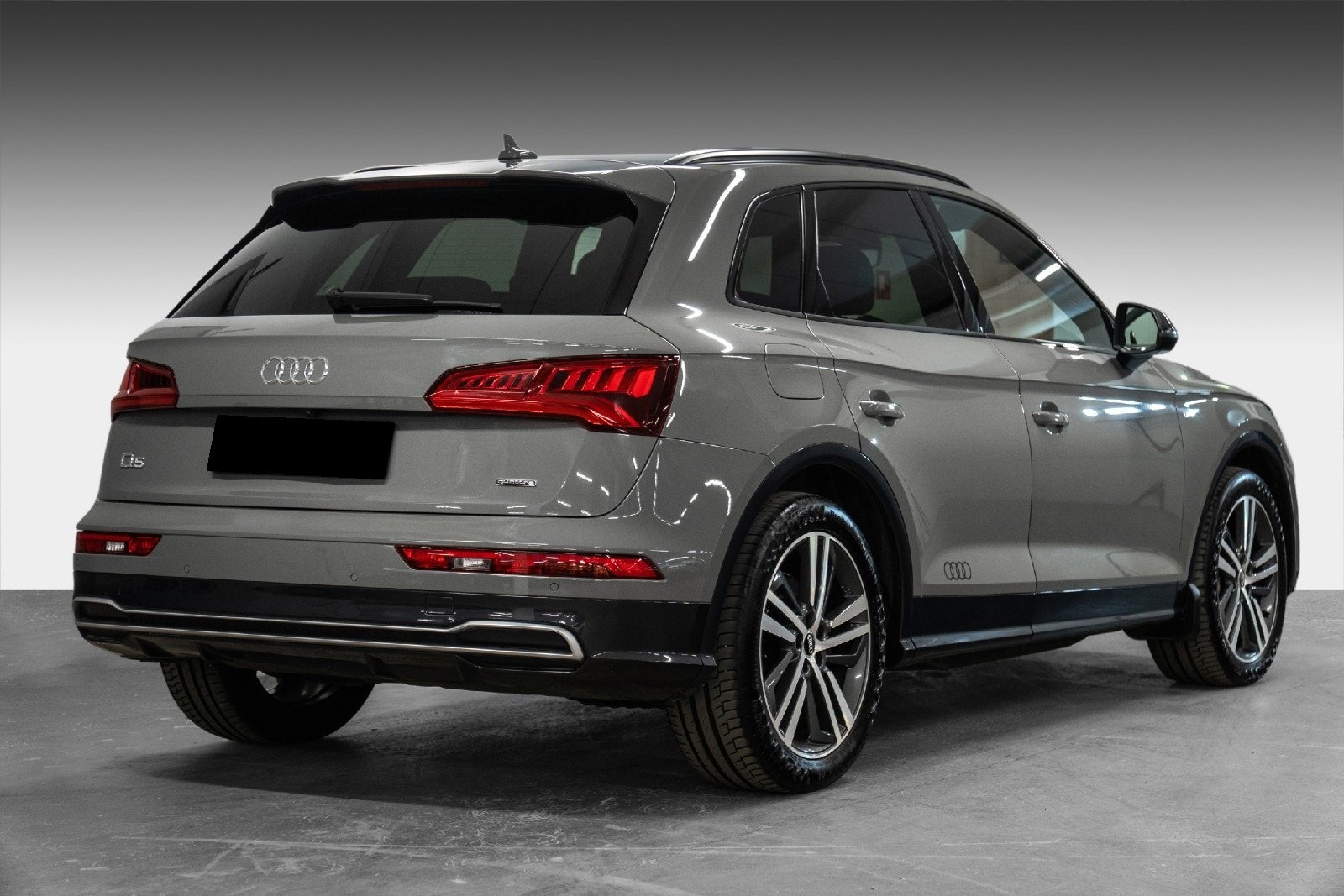 Audi Q5 2.0 TDI S line