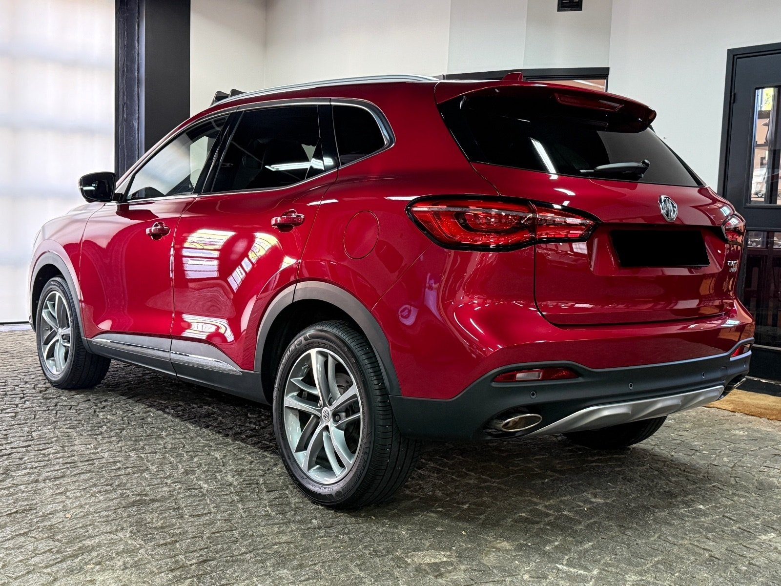 MG EHS Trophy Luxury Plug-in Hybrid