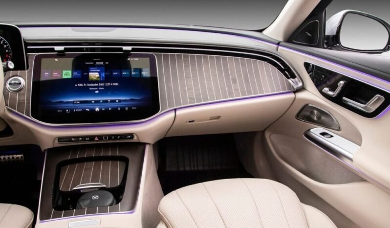 
Mercedes-Benz E 300 de Avantgarde full									