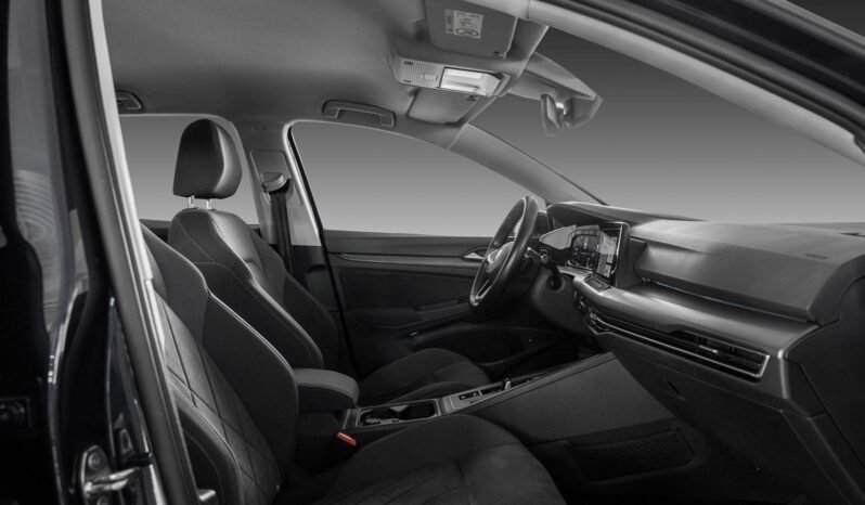 
Volkswagen Golf VIII eHybrid full									