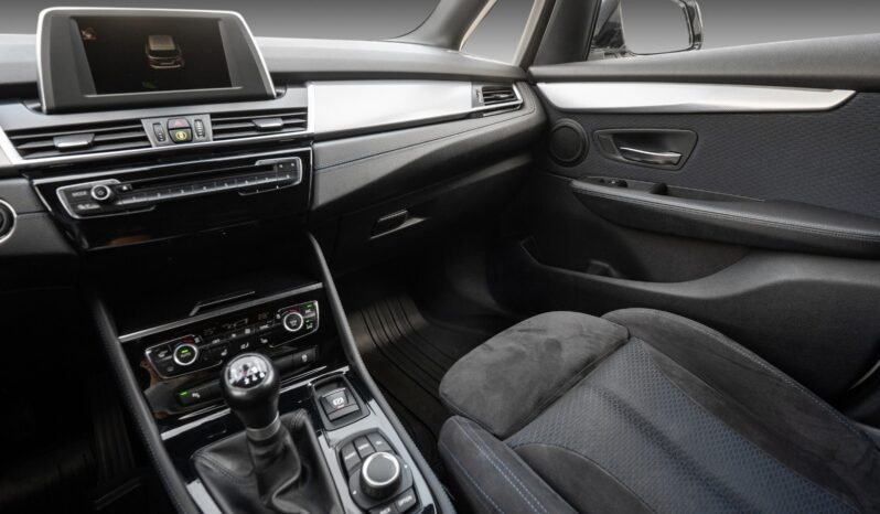 
BMW 218i M Sport full									