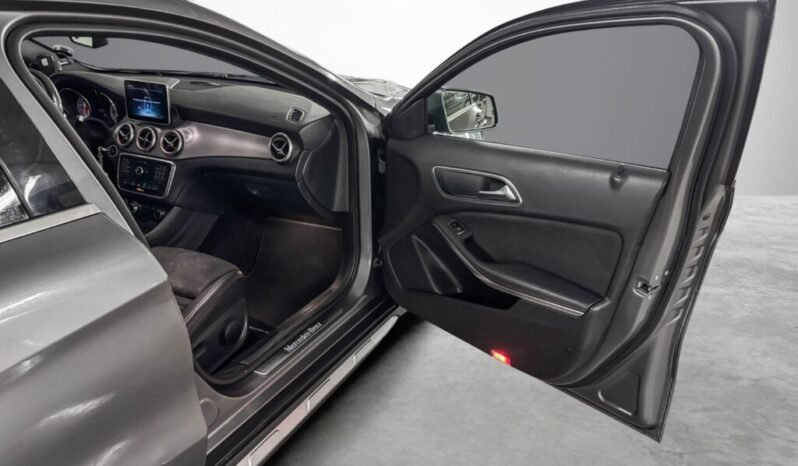 
Mercedes-Benz GLA 200 AMG Line full									