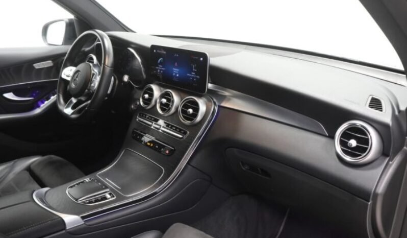 
Mercedes-Benz GLC 300 e AMG full									