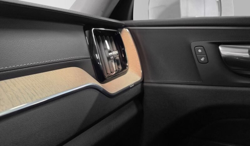 
Volvo XC60 T8 AWD Inscription full									