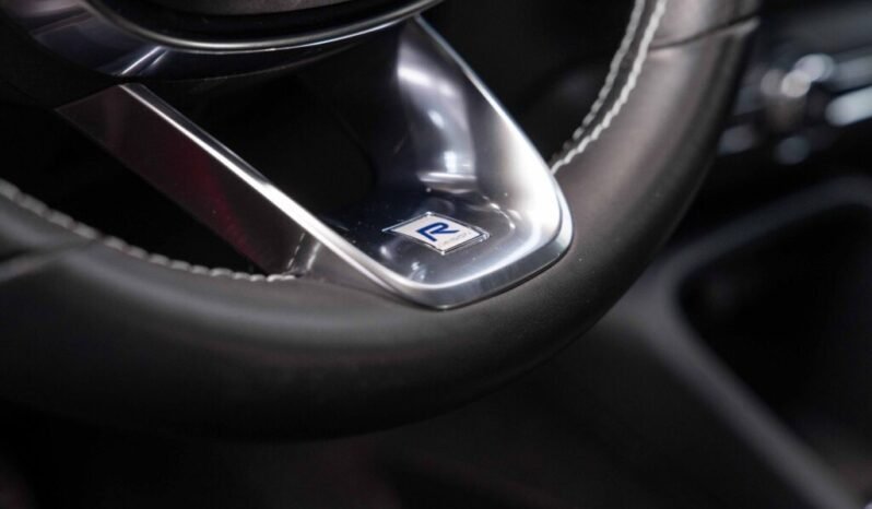 
Volvo XC40 T5 Twin Engine R-Design full									