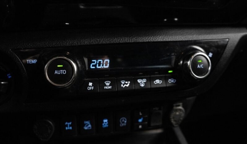 
Toyota Hilux D-Cab 2.4 D-4D 150 ch full									