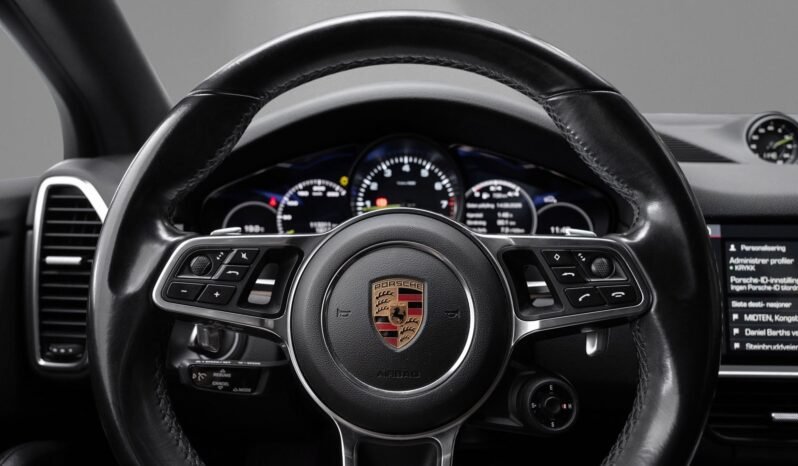 
Porsche Cayenne E-Hybrid full									