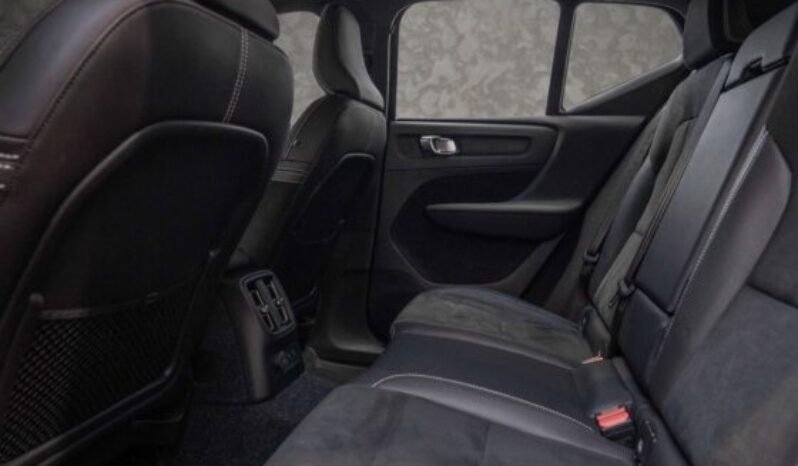 
Volvo XC40 T5 Twin Engine R-Design full									