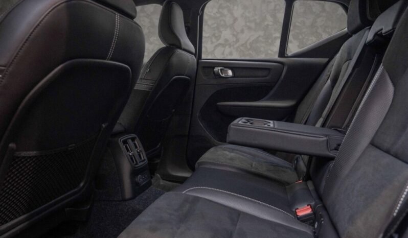 
Volvo XC40 T5 Twin Engine R-Design full									