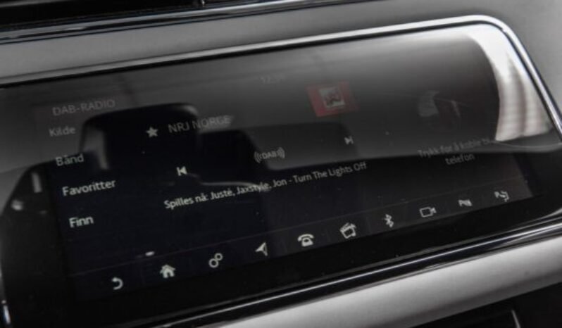 
Land Rover Range Rover Evoque 2.0D R-Dynamic full									