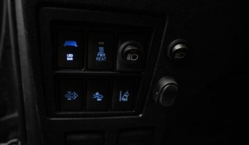
Toyota Hilux D-Cab 2.4 D-4D 150 ch full									