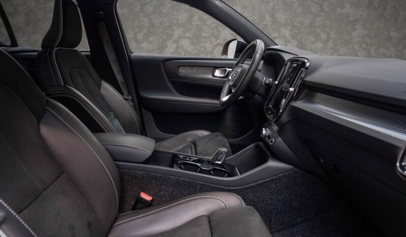 
Volvo XC40 T5 Twin Engine R-Design full									