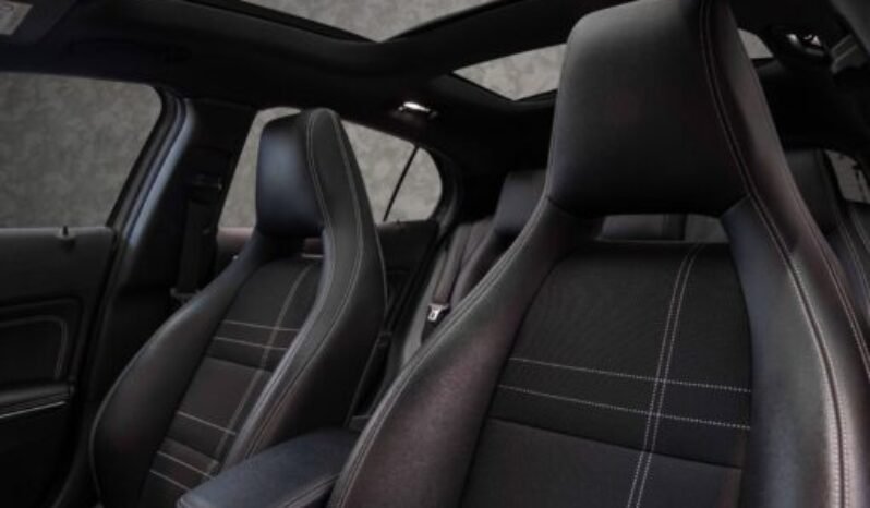 
Mercedes-Benz GLA 180 full									