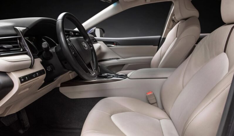 
Toyota Camry 2.5 Hybrid Premium full									