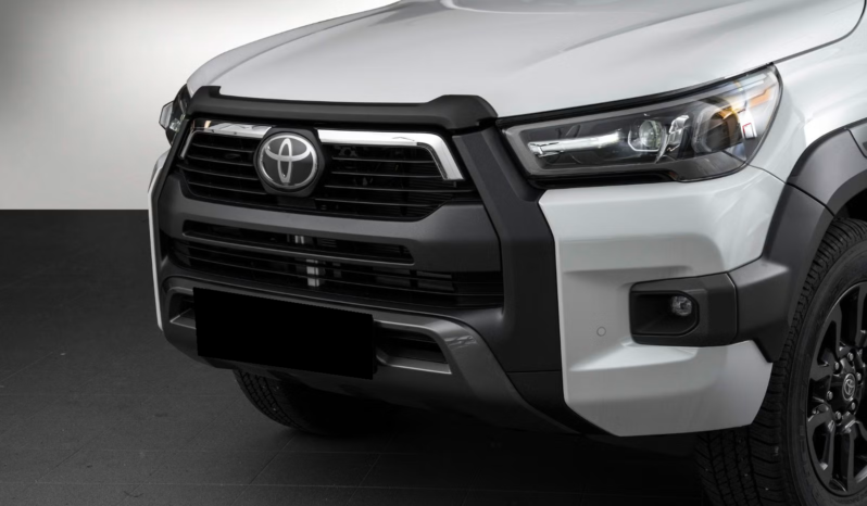 
TOYOTA HILUX 2.8D 204 CH D-CAB 4WD SR+ INVINCIBLE X 2025 — NEUF 45 KM full									