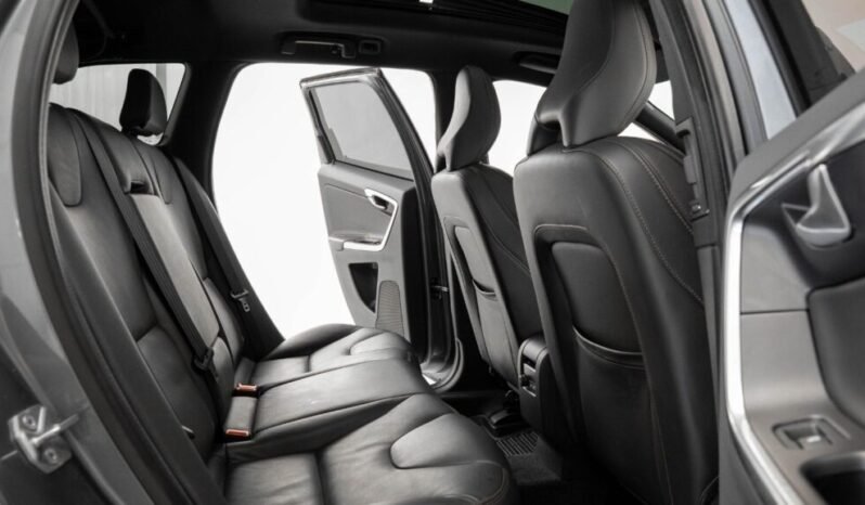 
Volvo XC60 D5 AWD Summum full									