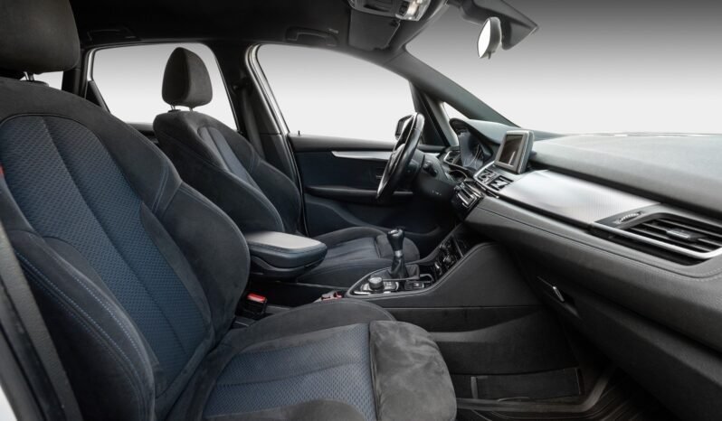 
BMW 218i M Sport full									