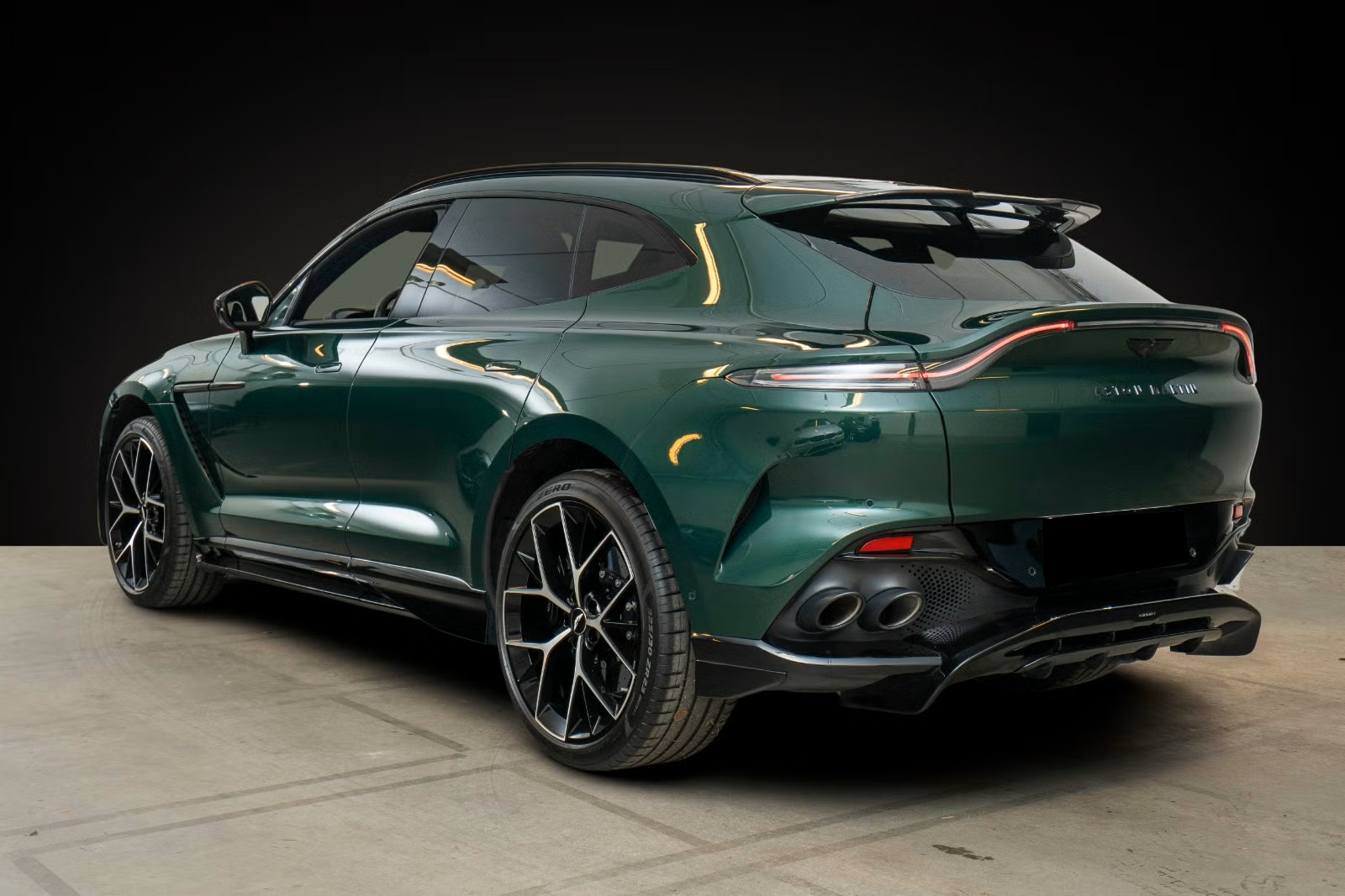 Aston Martin DBX707 – 2024
